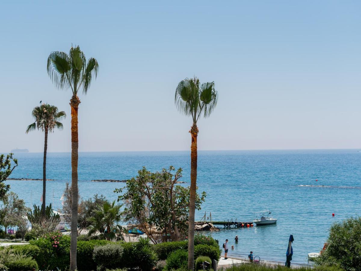 Sanders Ermitage On The Beach - Delightful 1-Bedroom Apartment With Sea View Limassol Kültér fotó
