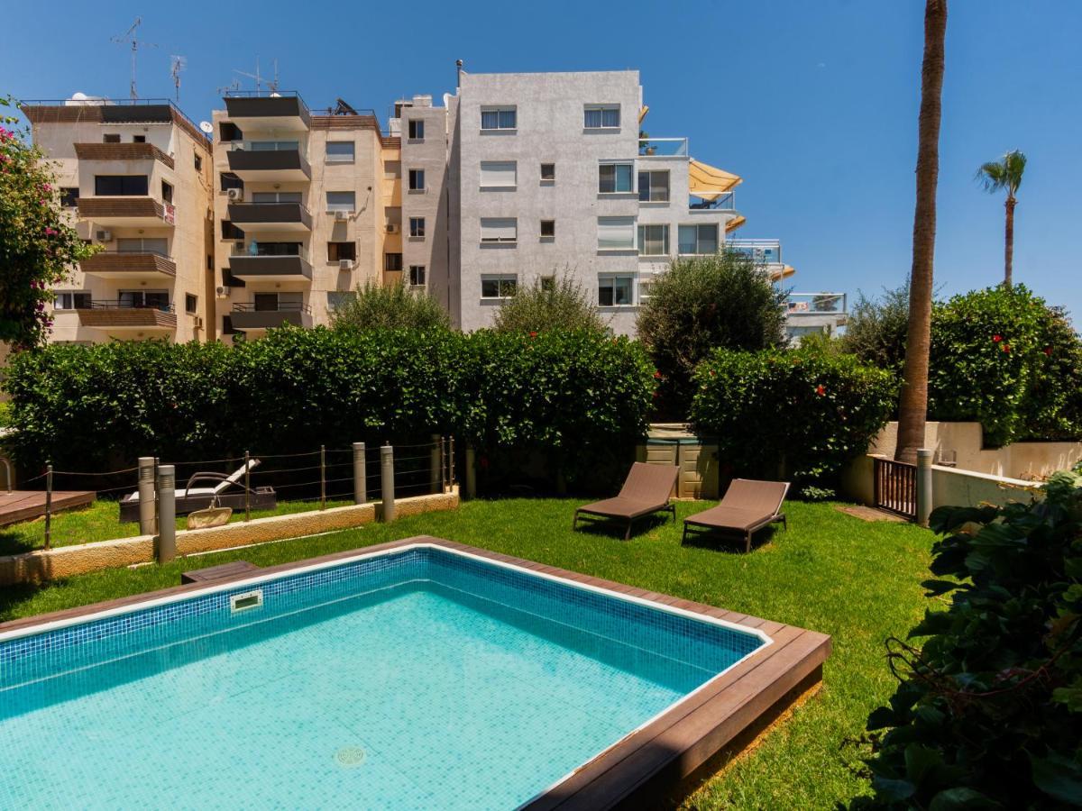 Sanders Ermitage On The Beach - Delightful 1-Bedroom Apartment With Sea View Limassol Kültér fotó