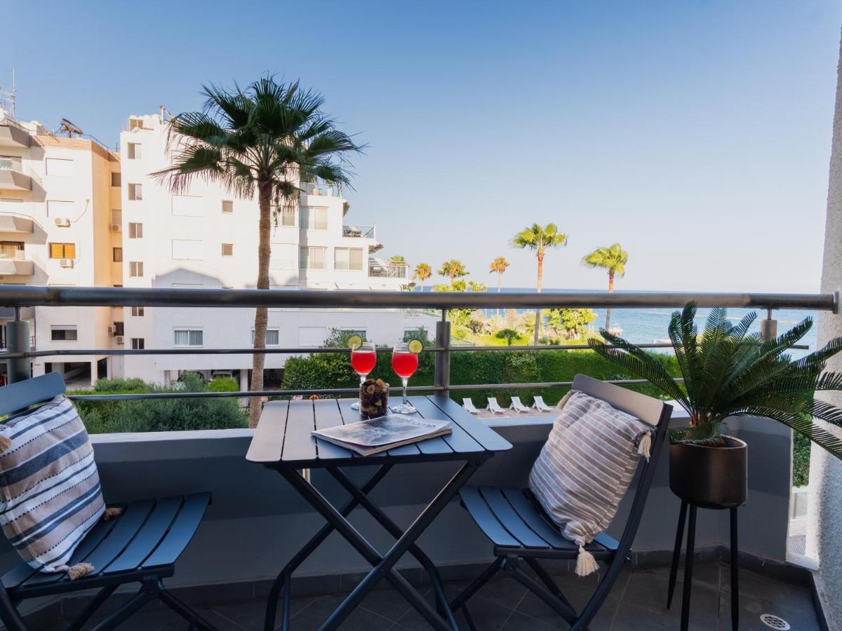 Sanders Ermitage On The Beach - Delightful 1-Bedroom Apartment With Sea View Limassol Kültér fotó