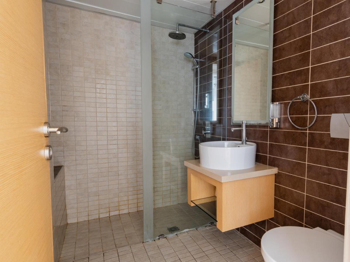 Sanders Ermitage On The Beach - Delightful 1-Bedroom Apartment With Sea View Limassol Kültér fotó