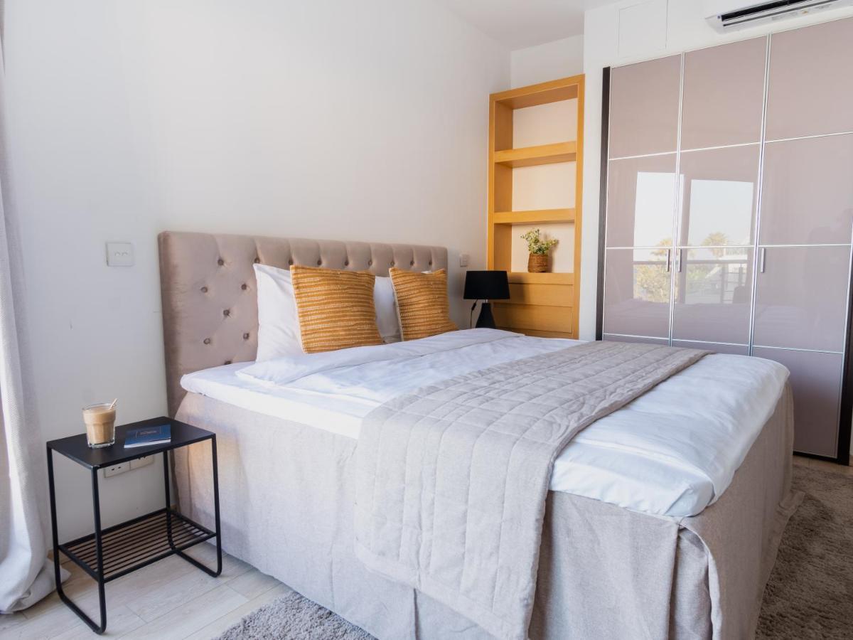 Sanders Ermitage On The Beach - Delightful 1-Bedroom Apartment With Sea View Limassol Kültér fotó
