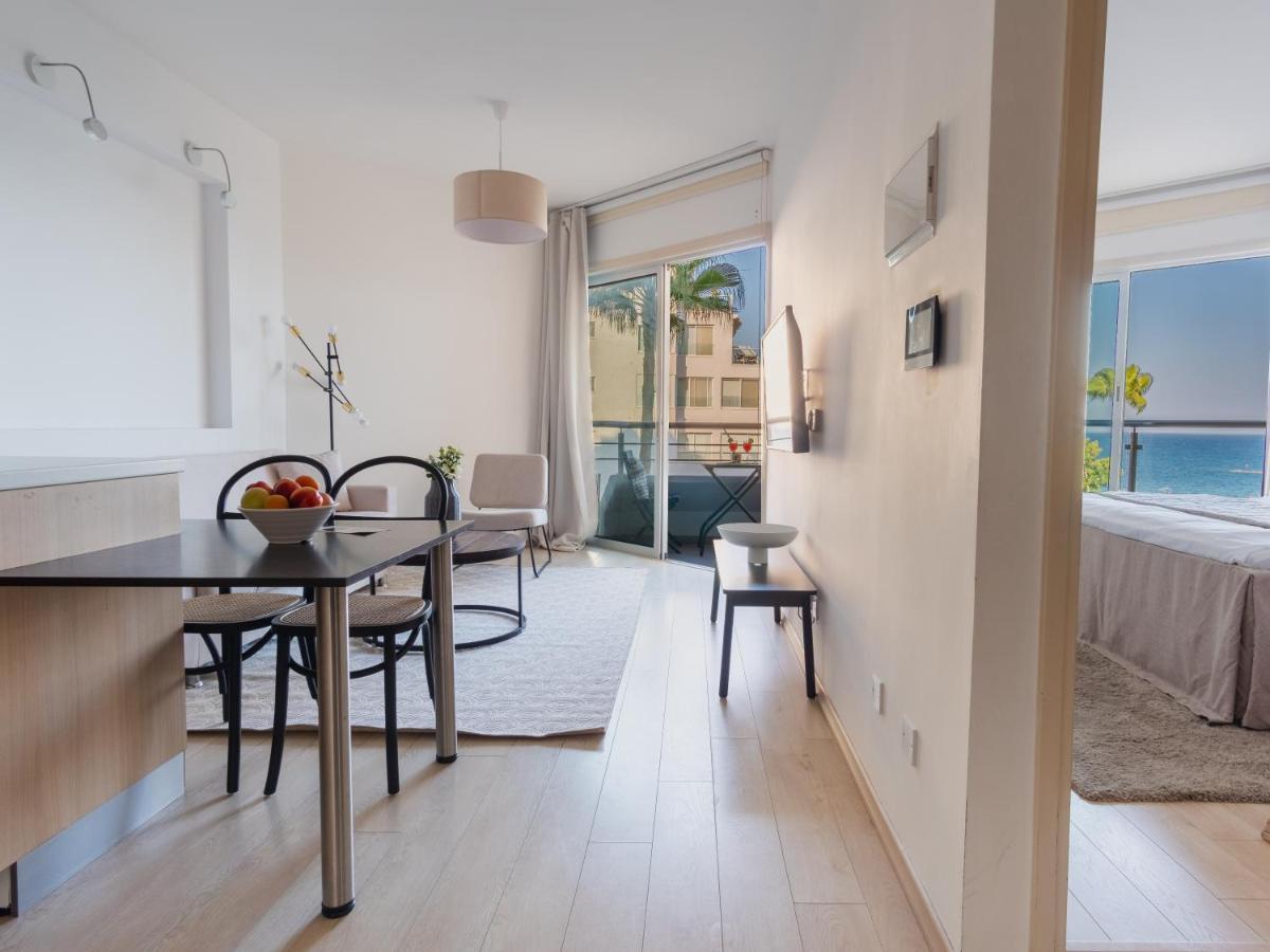 Sanders Ermitage On The Beach - Delightful 1-Bedroom Apartment With Sea View Limassol Kültér fotó